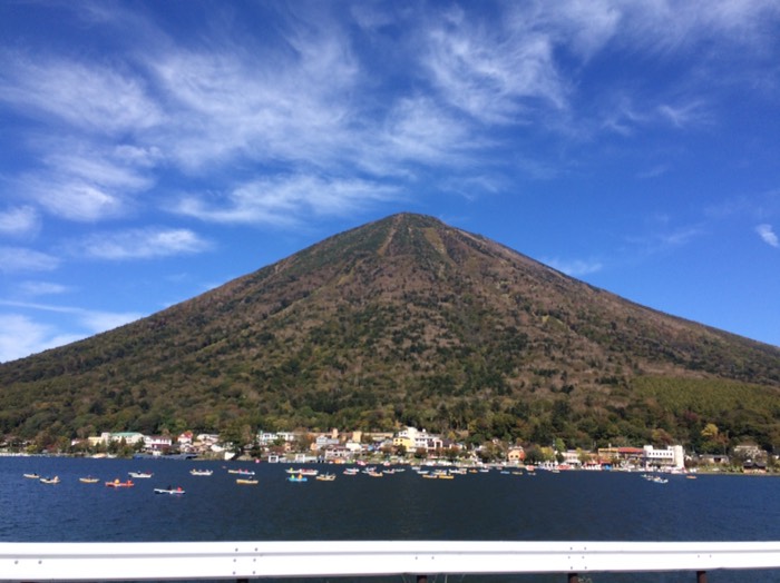 中禅寺湖 男体山