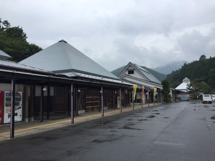 道の駅で雨宿り