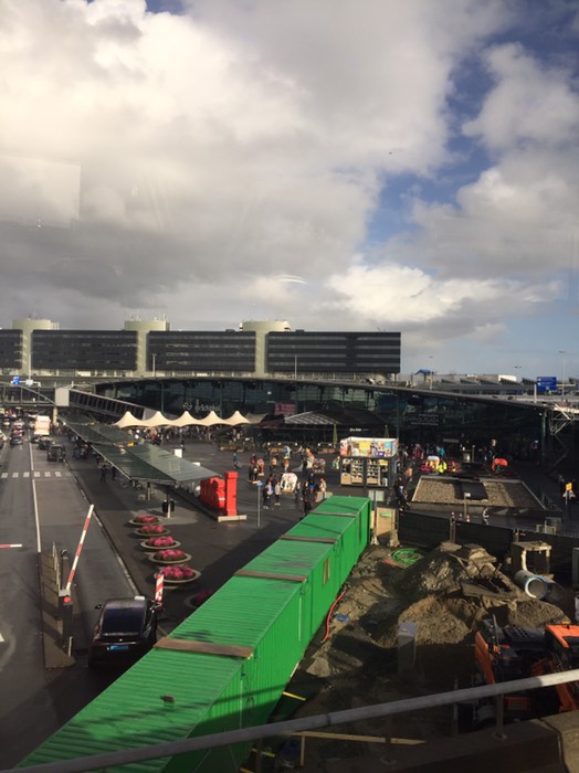 工事中？営業中？アムステルダム空港