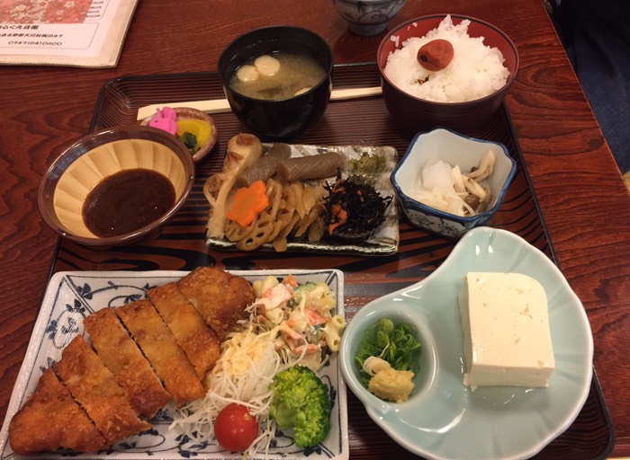 名水豆腐とんかつ定食