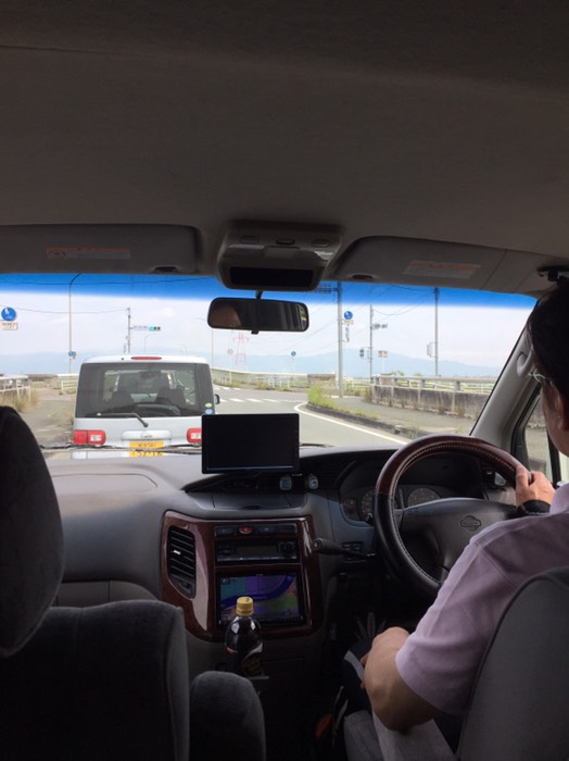 この山を越えるぞ！