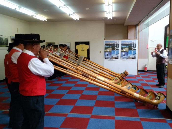 アルプホルンの演奏