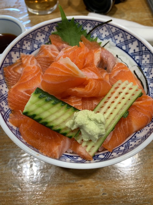 虹鱒丼