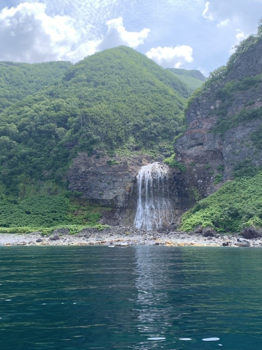 カムイワッカの滝