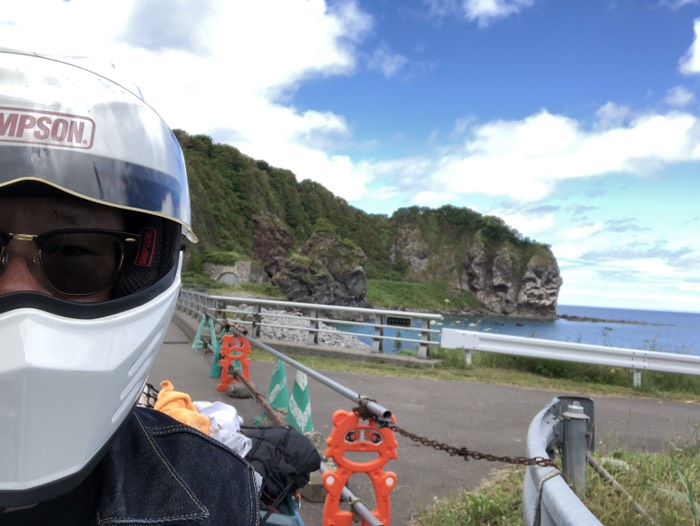 西河トンネルからの眺める人面岩のような