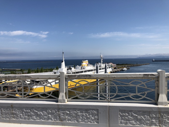 青森ベイブリッジ上