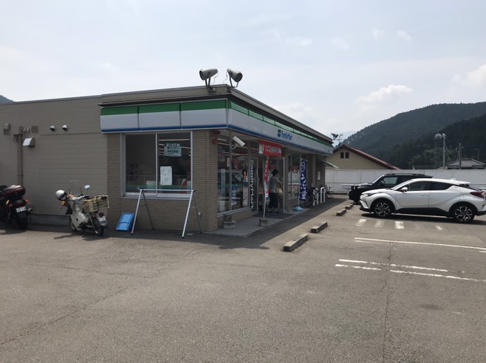 久万高原のファミマ