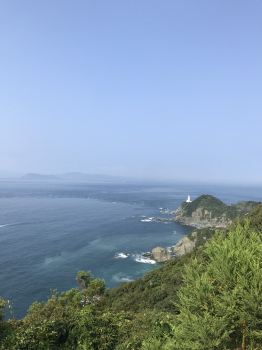 水尻展望台が見る佐田岬の灯台