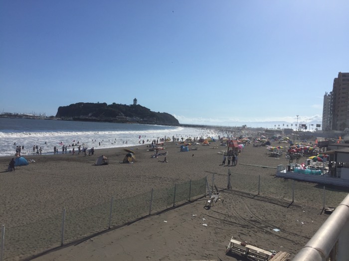 うへっ。ノルマンディーの上陸作戦みたい。