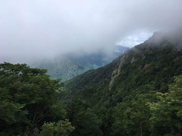 UFOライン＝瓶ヶ森林道かめがもり