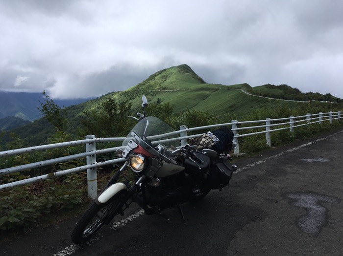 UFOライン ＝瓶ヶ森林道かめがもり