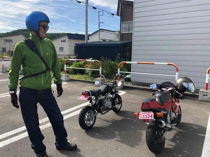 多度志町のセイコーマートにて。
