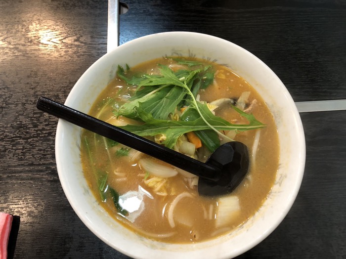 ドライブイン『味工房 日の出』にて。