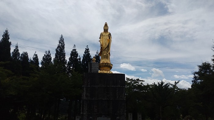 六呂師慈母観音像