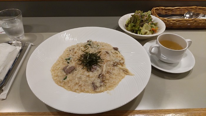 牛肉ときのこのリゾット 夕食