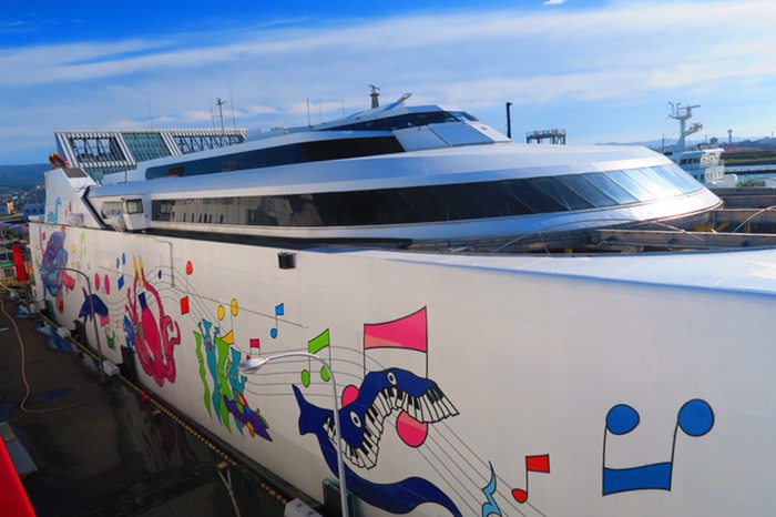 隣に停泊していた船