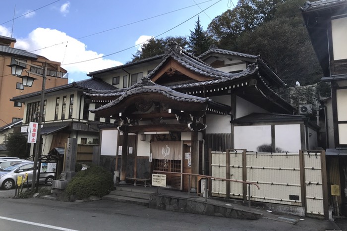まず「石湯」へ入ります♨︎
