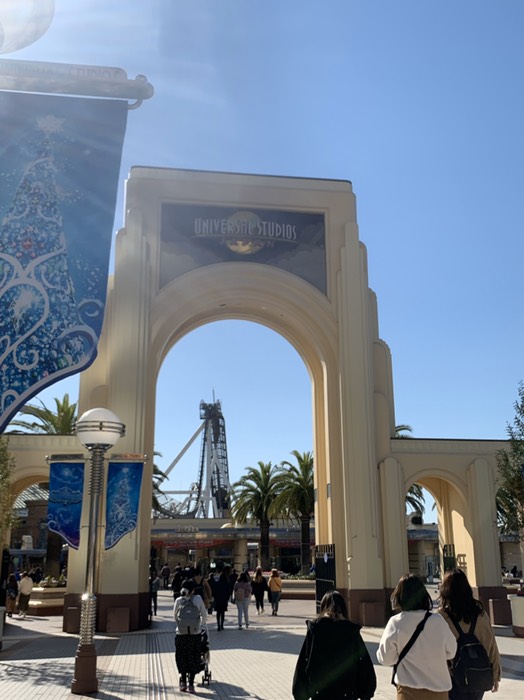 やって来ました