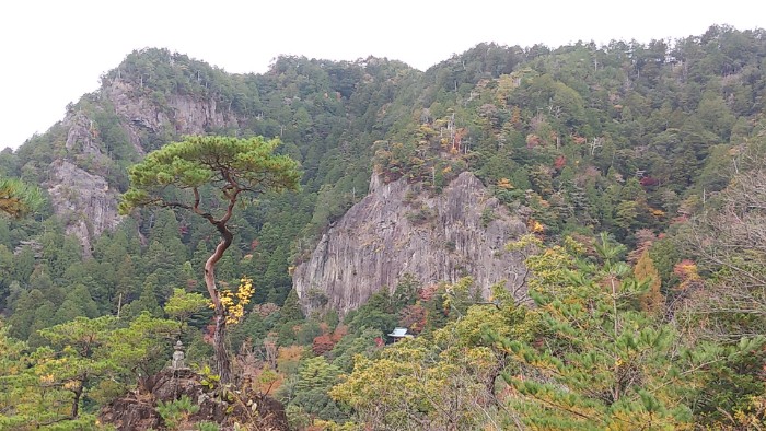 鏡岩