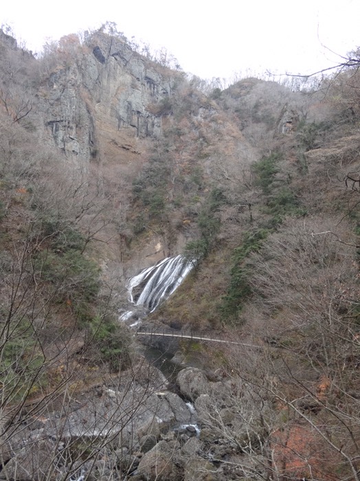 トンネルの反対側の遊歩道？からの眺め
