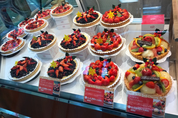 クリスマスイヴなのでケーキを買いました♪