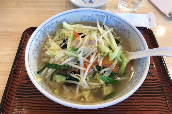 お昼はぎょうざの満洲のタンメン♪