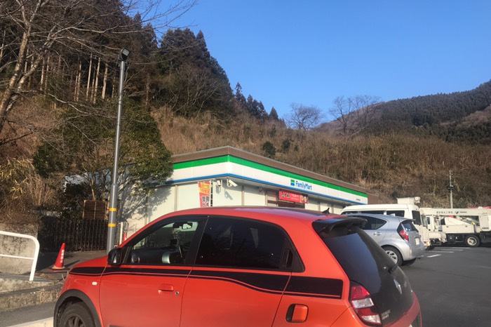 行きに寄った道の駅の隣のファミマでトイレ休憩