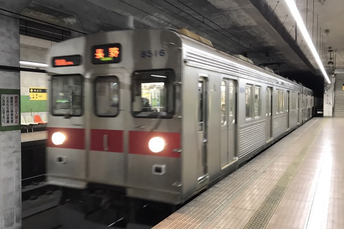 こっちは東急の車両！？