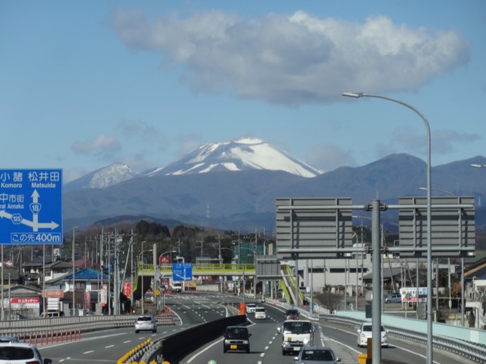 浅間山は雪溶けてました