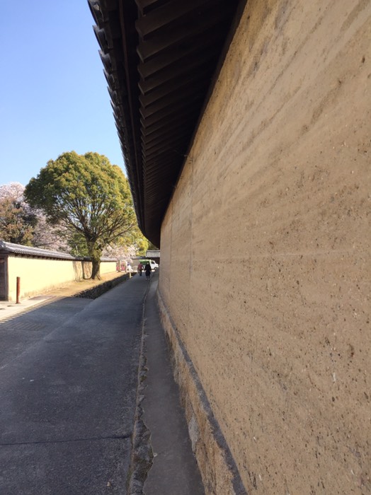 法隆寺東側の土塀