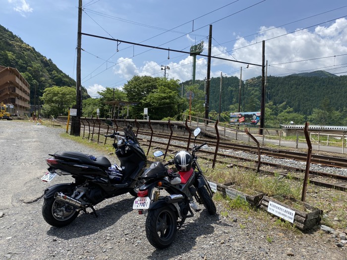 ここに来る道がかなりアドベンチャーコース