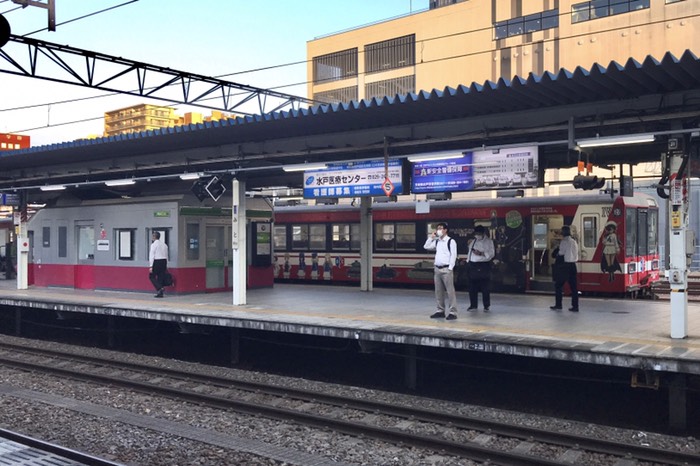 あっちの列車乗りたい