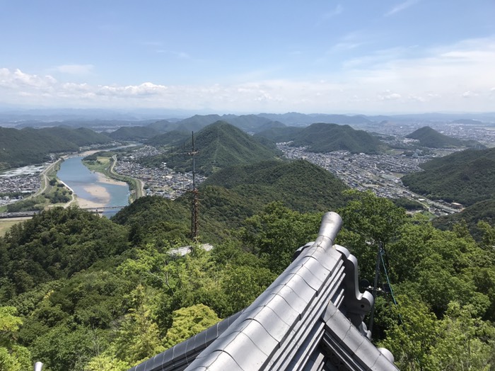 岐阜城最上階からの眺め東　　恵那山、南アルプス方面