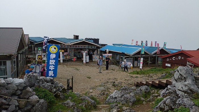 山頂 売店