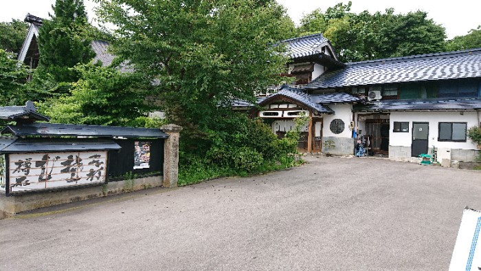 そばやかた 樽石