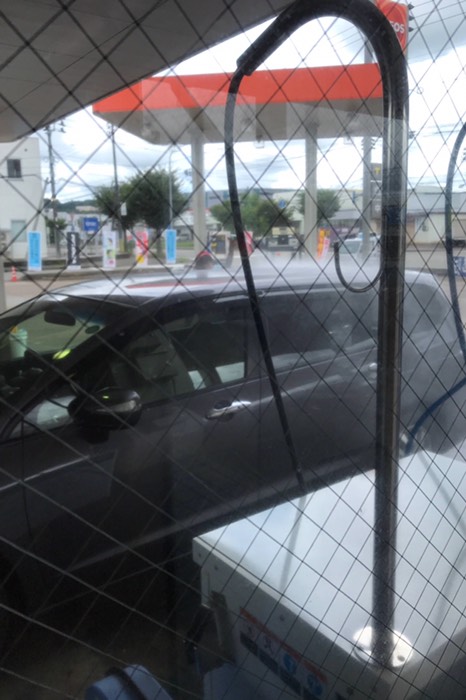 手洗い洗車待ち