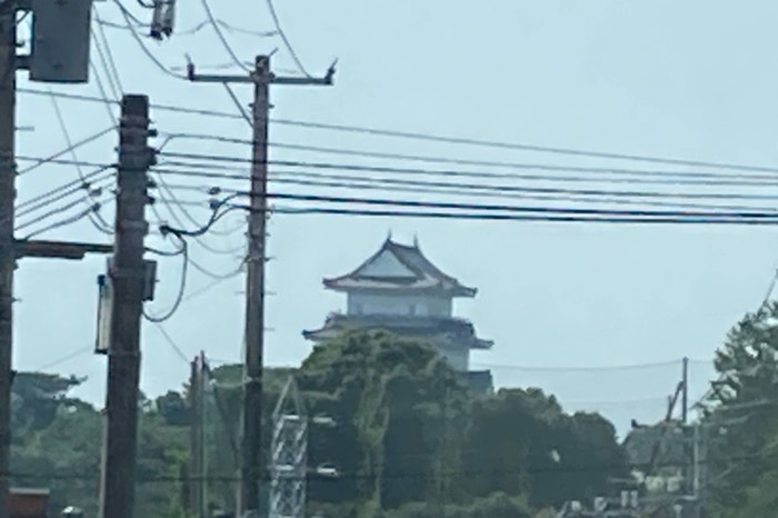 渋滞の先に小田原城