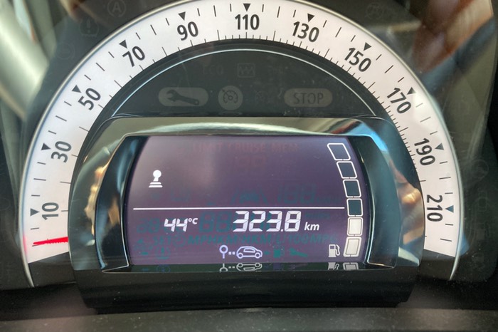 信号で止まってふと見たら44℃！？