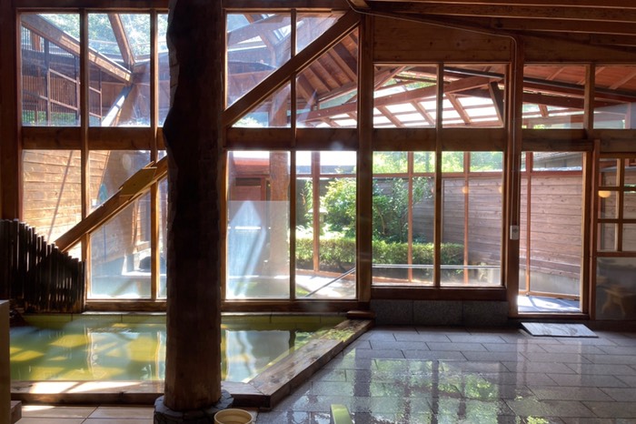 薄黄緑色のお湯とのことでこちらへ来ました♨︎