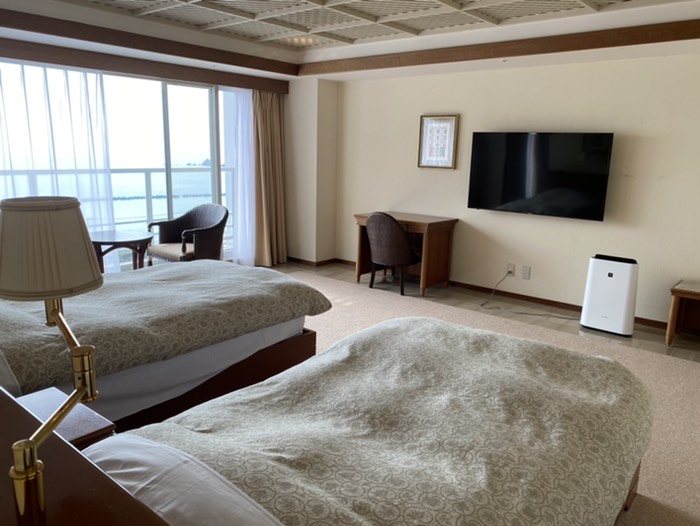 リビングと寝室の2部屋です。