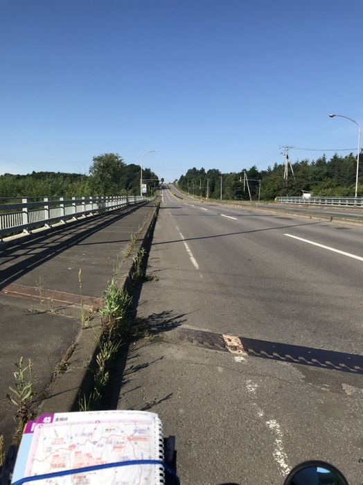 空快晴二車線道車無し風涼し