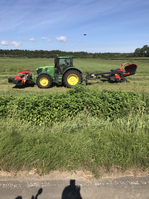 農業機械草刈り