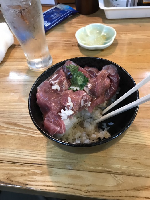 今日の夕飯は本マグロ丼