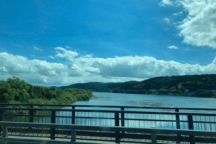 バスの車窓から