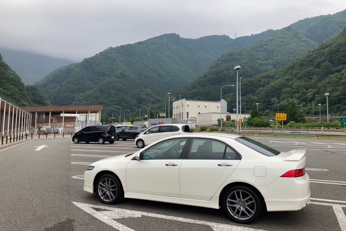 実は初谷川岳PA