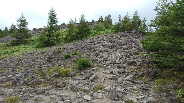 ガレ場  ハイキングコース
