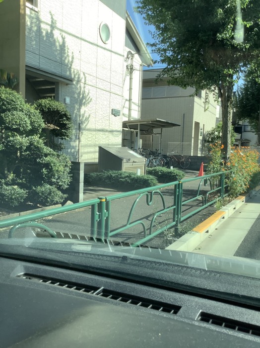 ローソン中和泉3丁目店向かい