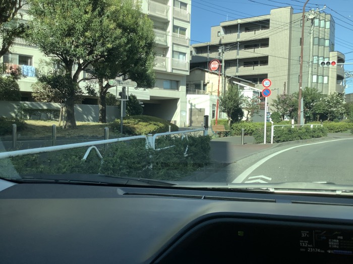 トヨタレンタカー向かい