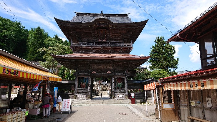 定義如来　山門