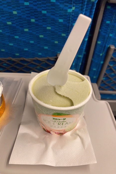 スプーンが刺さるまでにこんなに経ちました